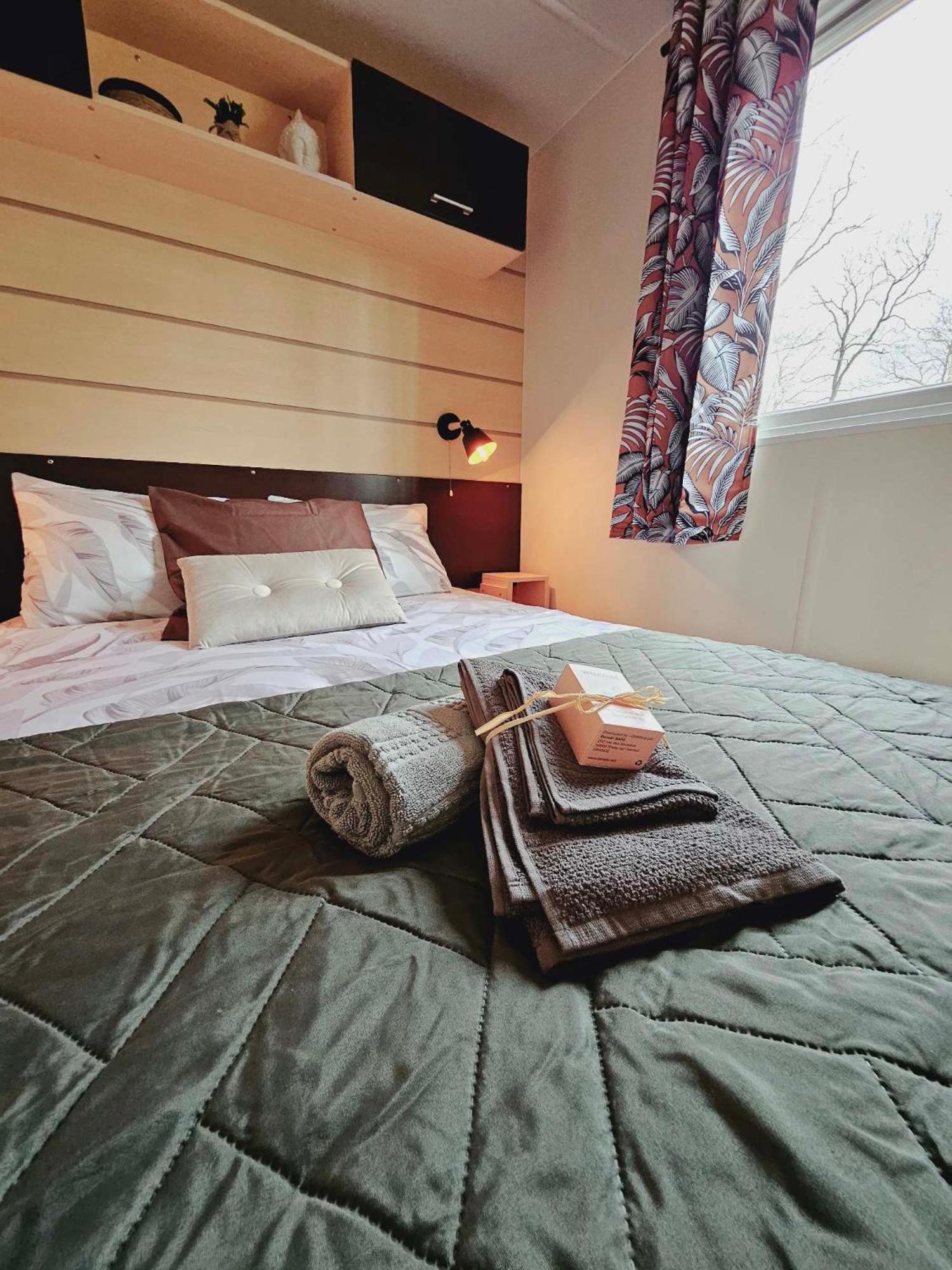 Bungalow Cosy Equipe La Boissiere-de-Montaigu Exteriör bild